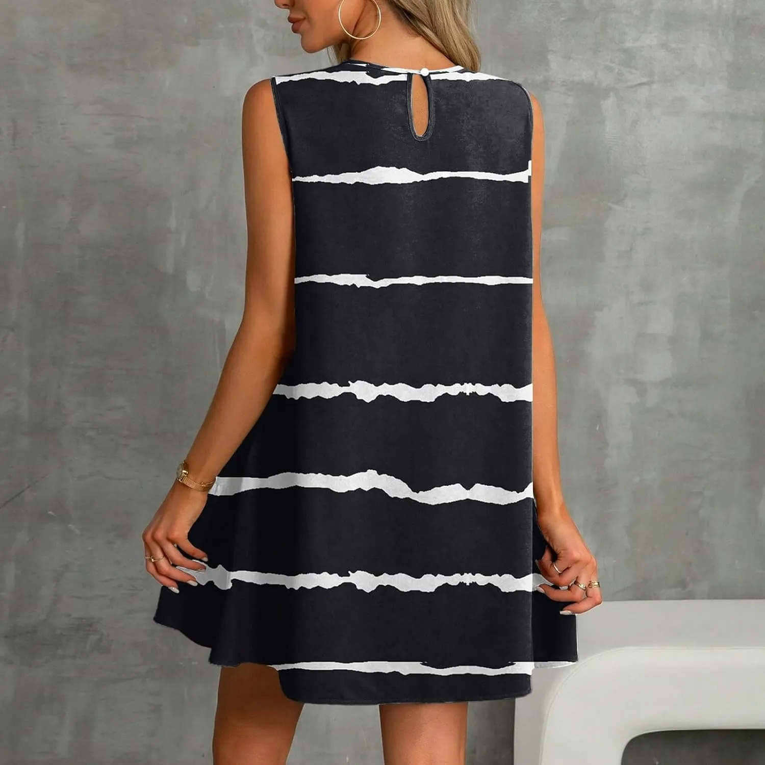 Women's Ruffle Hem Tank Dress Sleeveless Dress for Women Round Neck Casual Smock Summer Mini Dresses